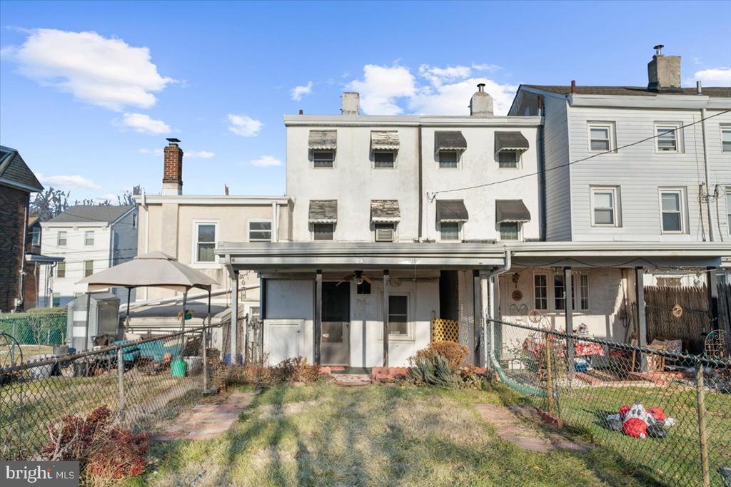 344 Grove St