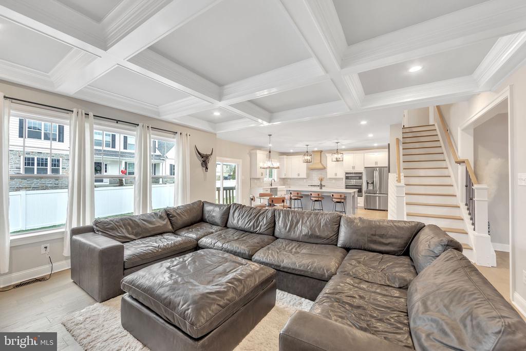 53 W 3rd Ave
