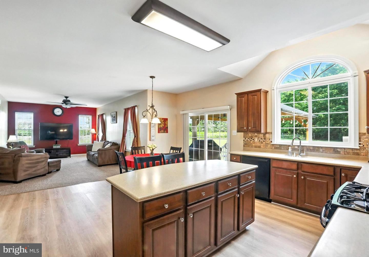 126 Fairbrook Dr