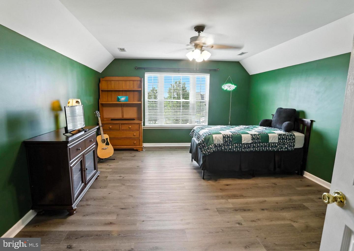 126 Fairbrook Dr