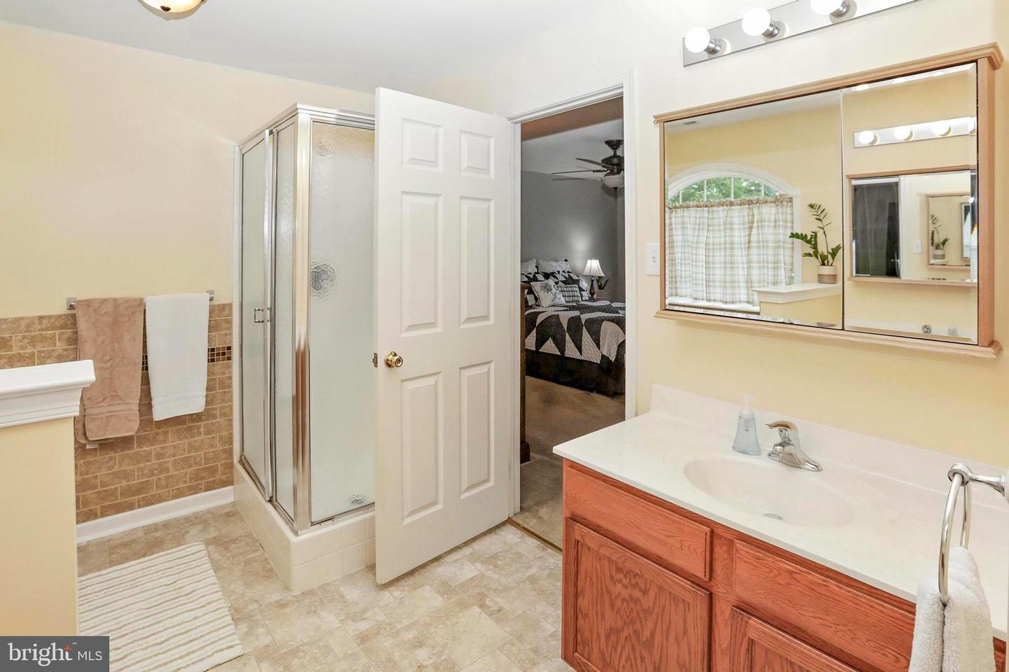 126 Fairbrook Dr