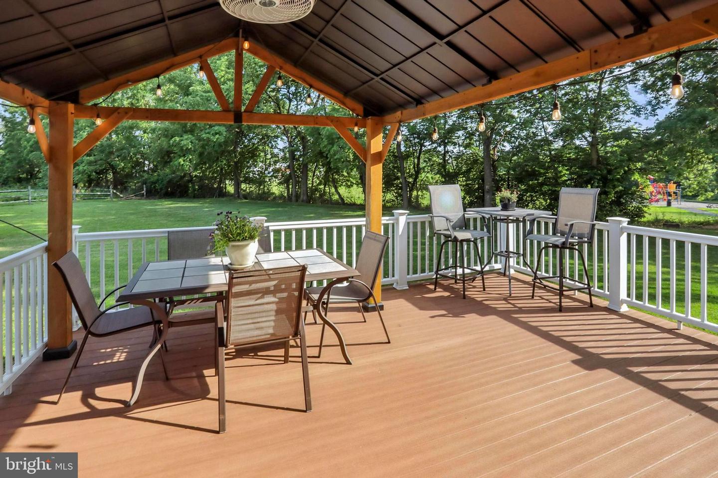 126 Fairbrook Dr
