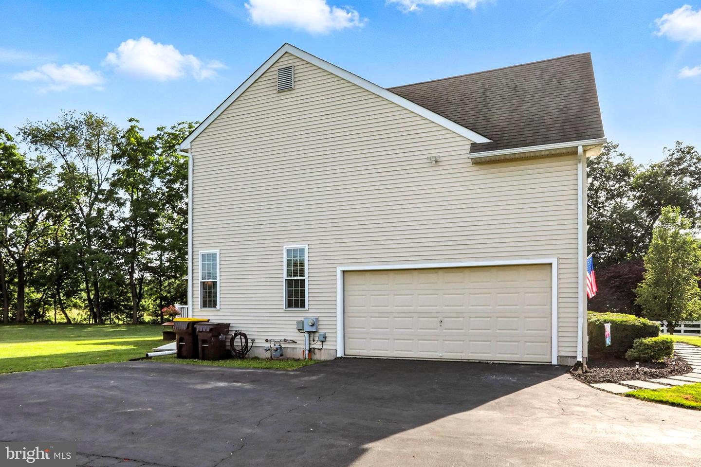 126 Fairbrook Dr