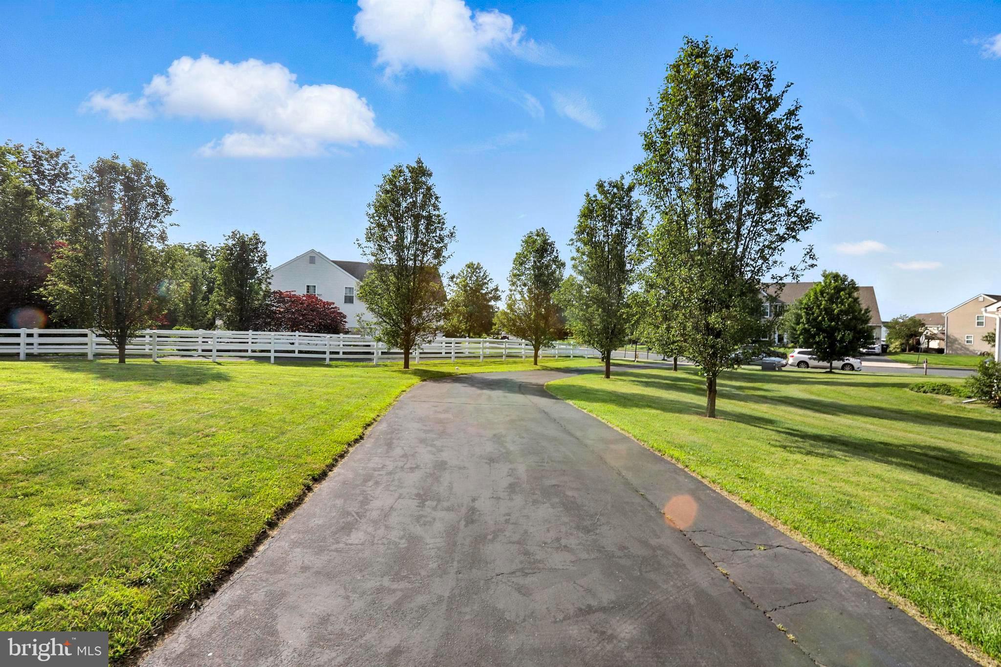 126 Fairbrook Dr