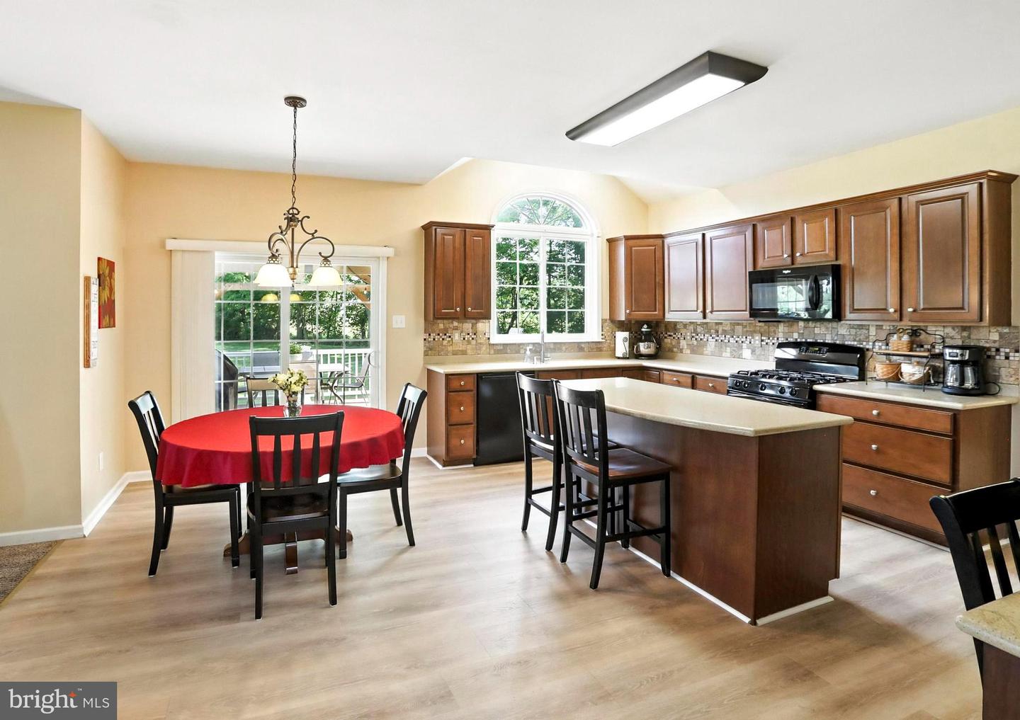 126 Fairbrook Dr