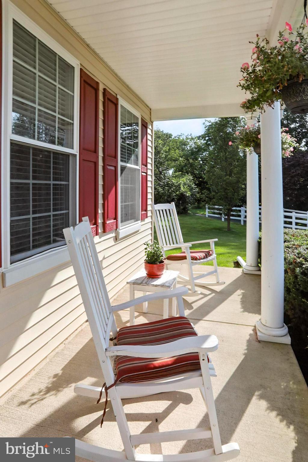 126 Fairbrook Dr