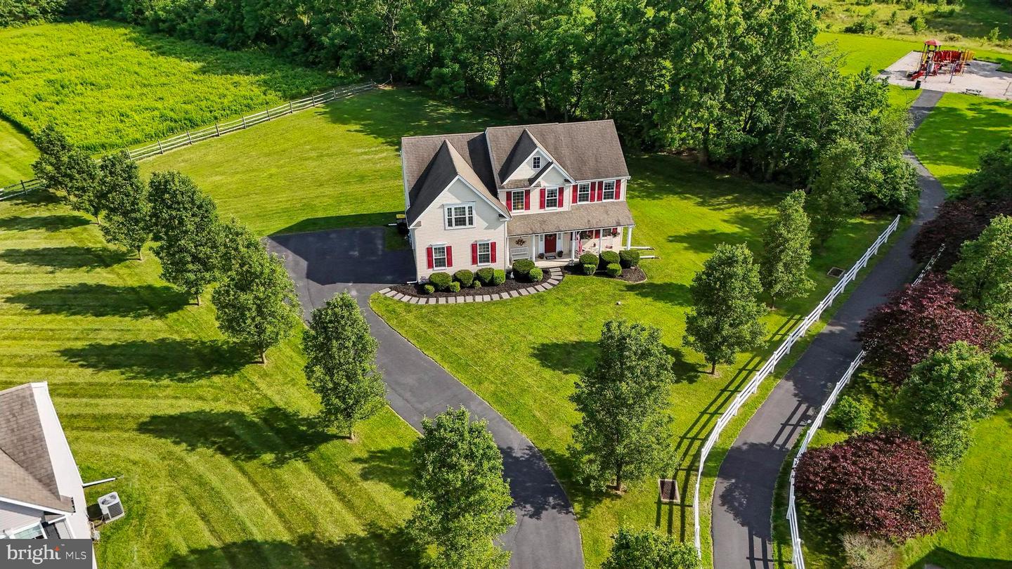 126 Fairbrook Dr