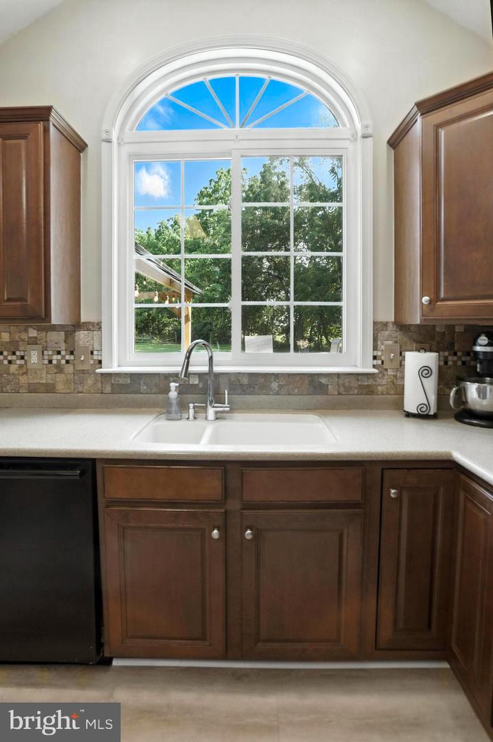 126 Fairbrook Dr