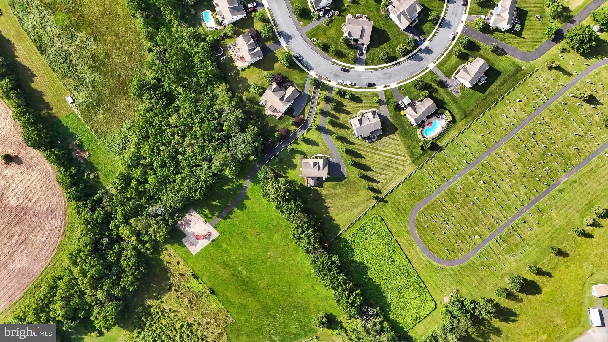 126 Fairbrook Dr