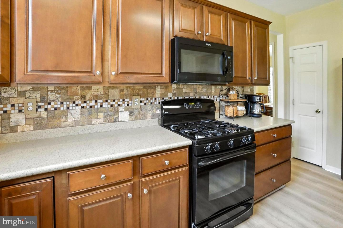 126 Fairbrook Dr