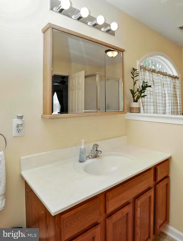 126 Fairbrook Dr