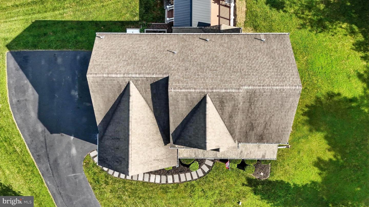 126 Fairbrook Dr