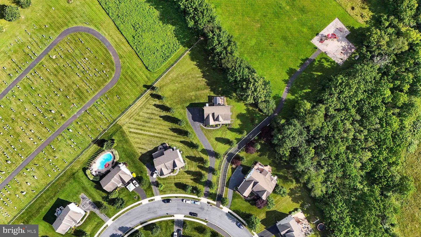 126 Fairbrook Dr