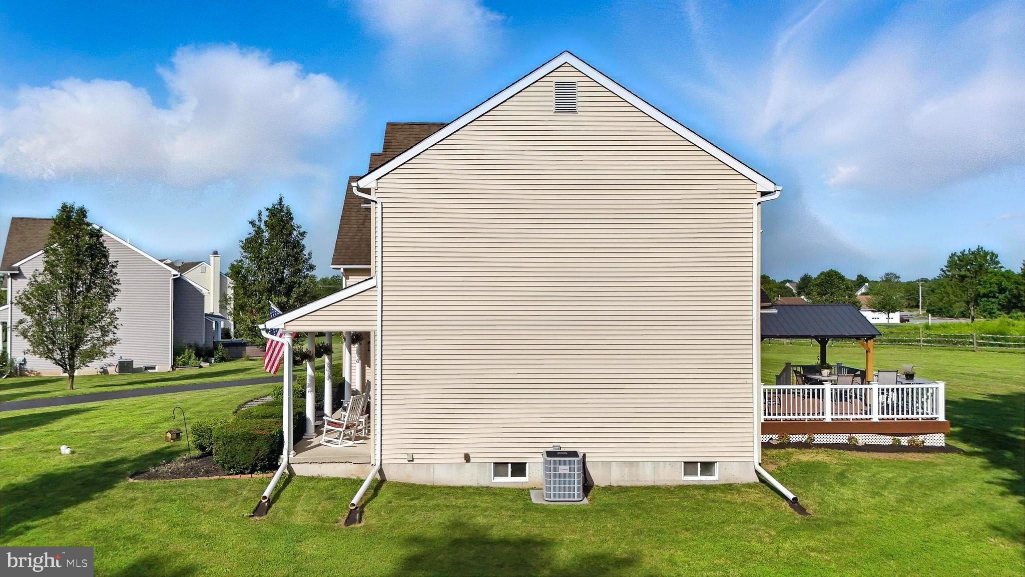 126 Fairbrook Dr