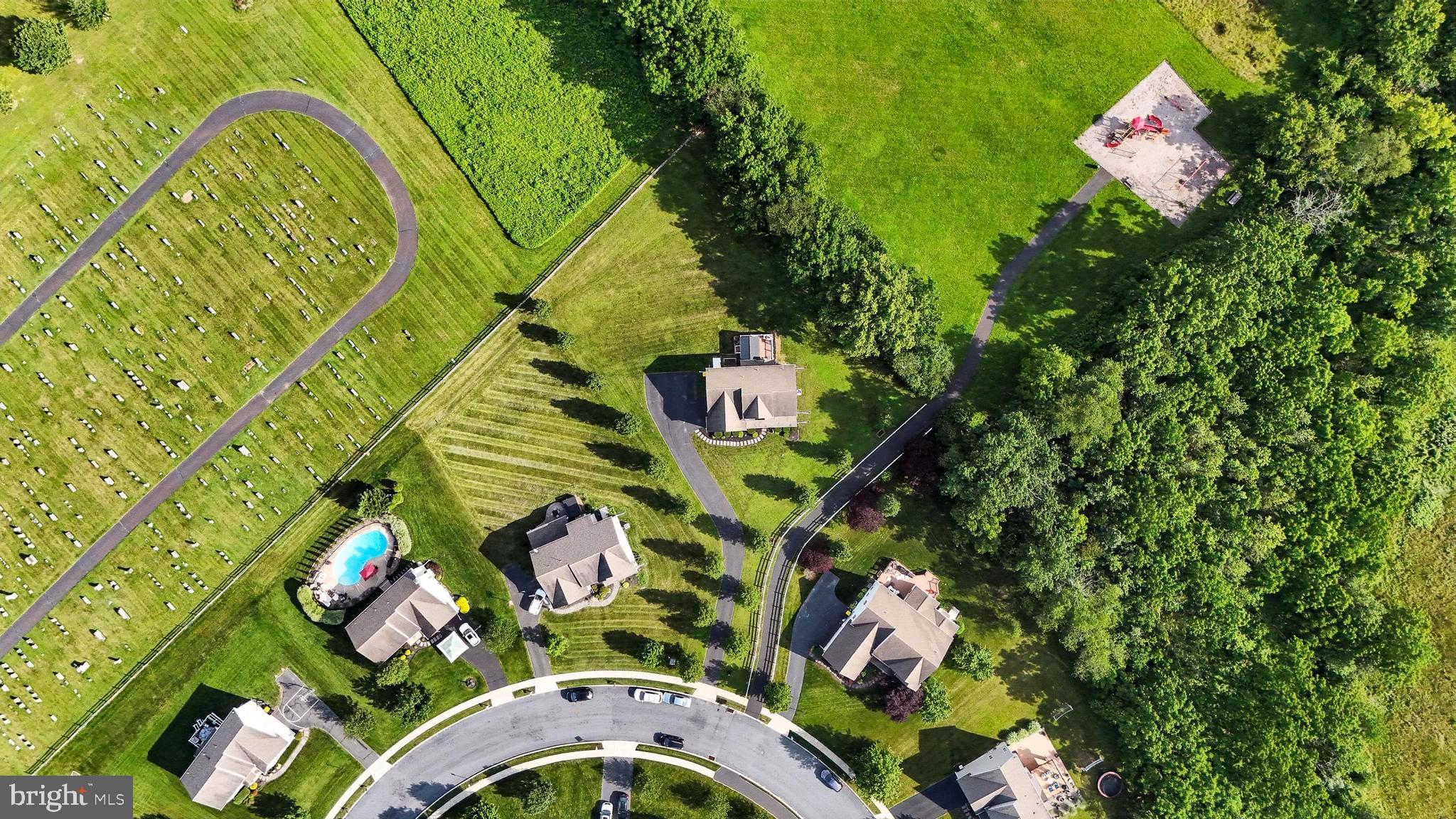 126 Fairbrook Dr