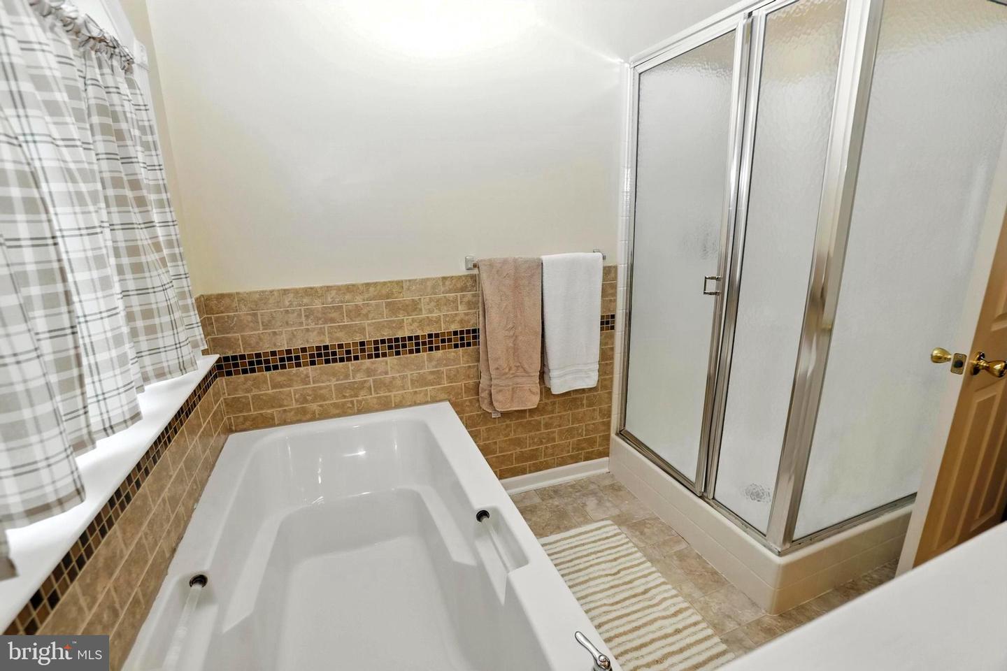 126 Fairbrook Dr