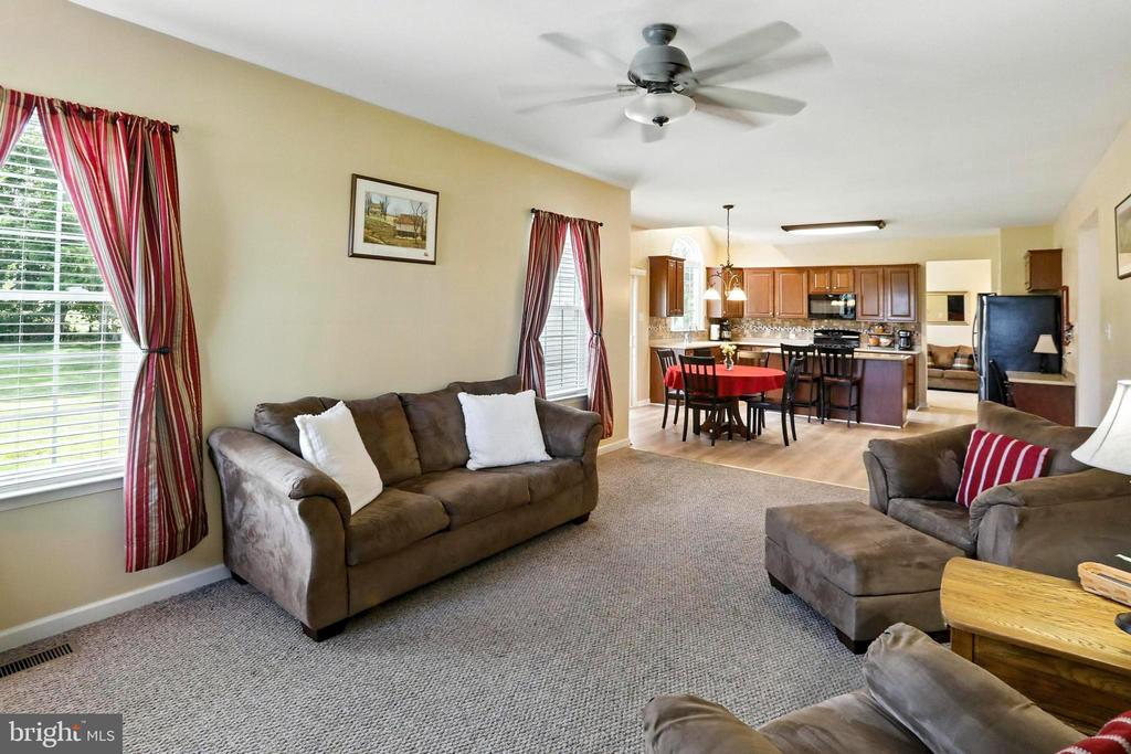 126 Fairbrook Dr