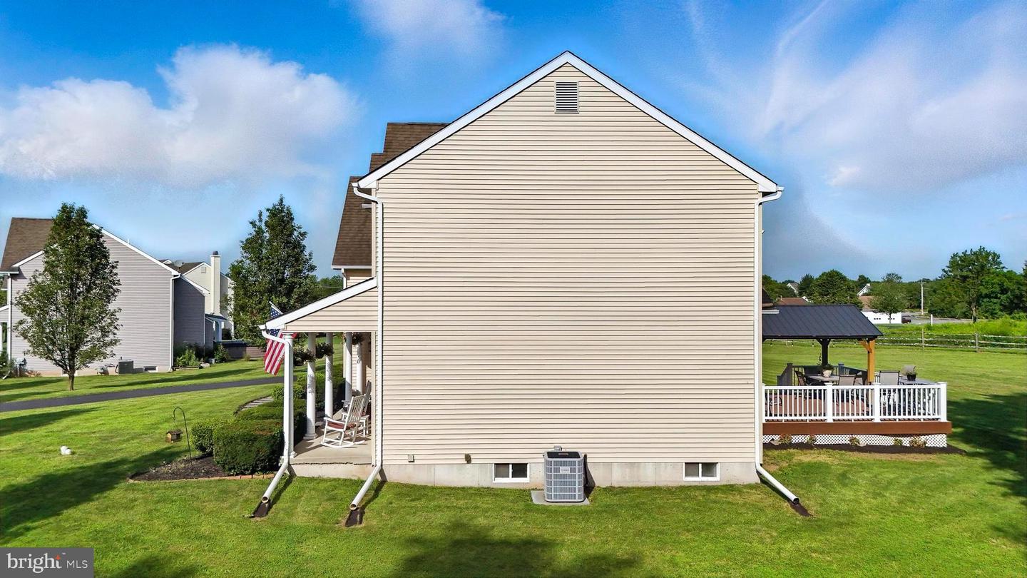126 Fairbrook Dr