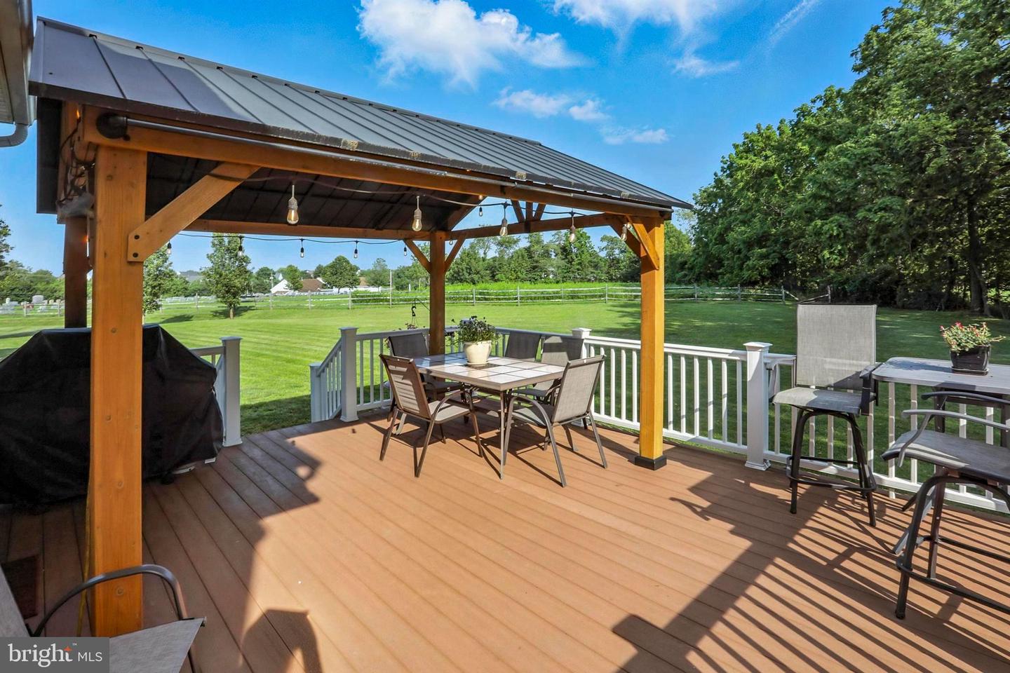 126 Fairbrook Dr