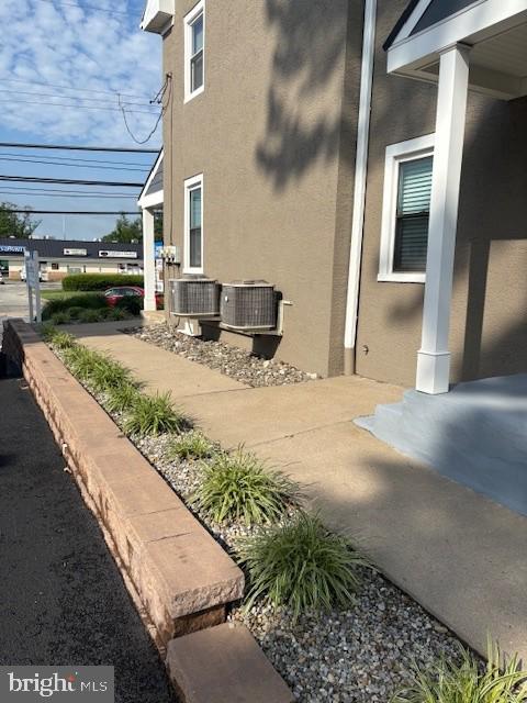421 W Main St