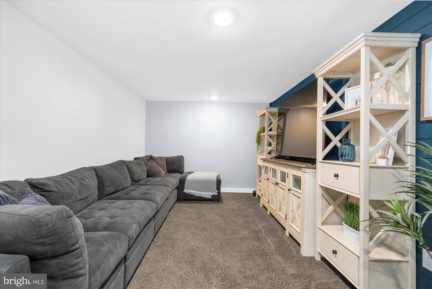 142 Carmen Dr
