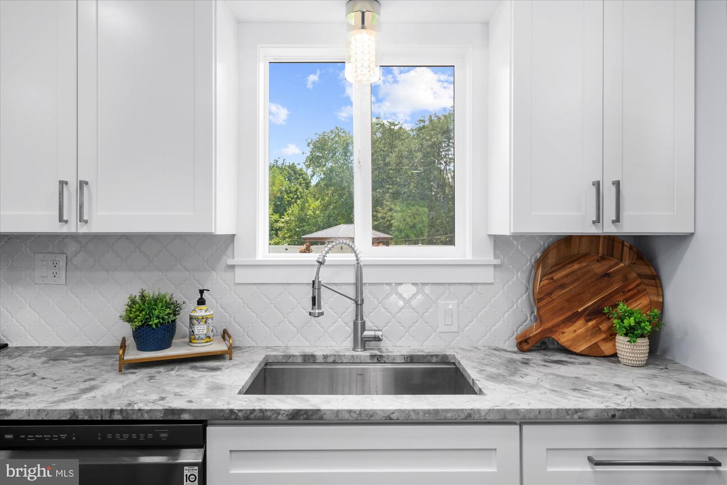 142 Carmen Dr