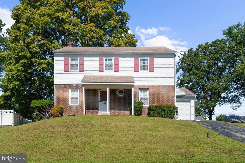 338 REES DRIVE