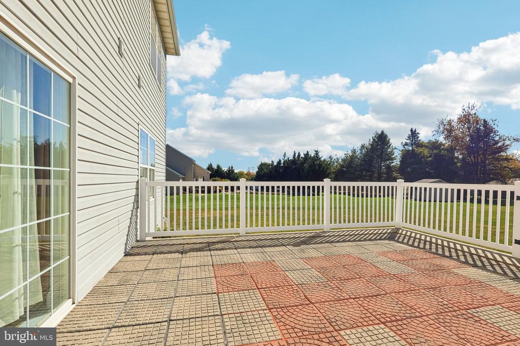 104 BERKSHIRE LANE