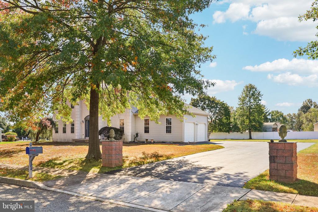104 BERKSHIRE LANE
