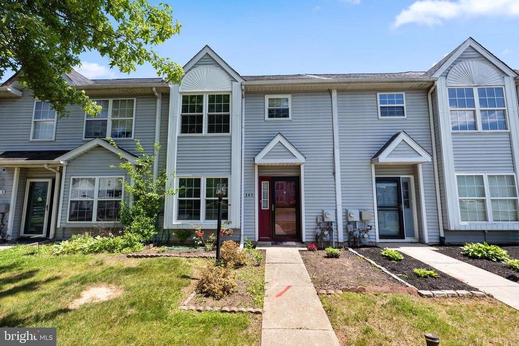 345 BRADFORD LANE
