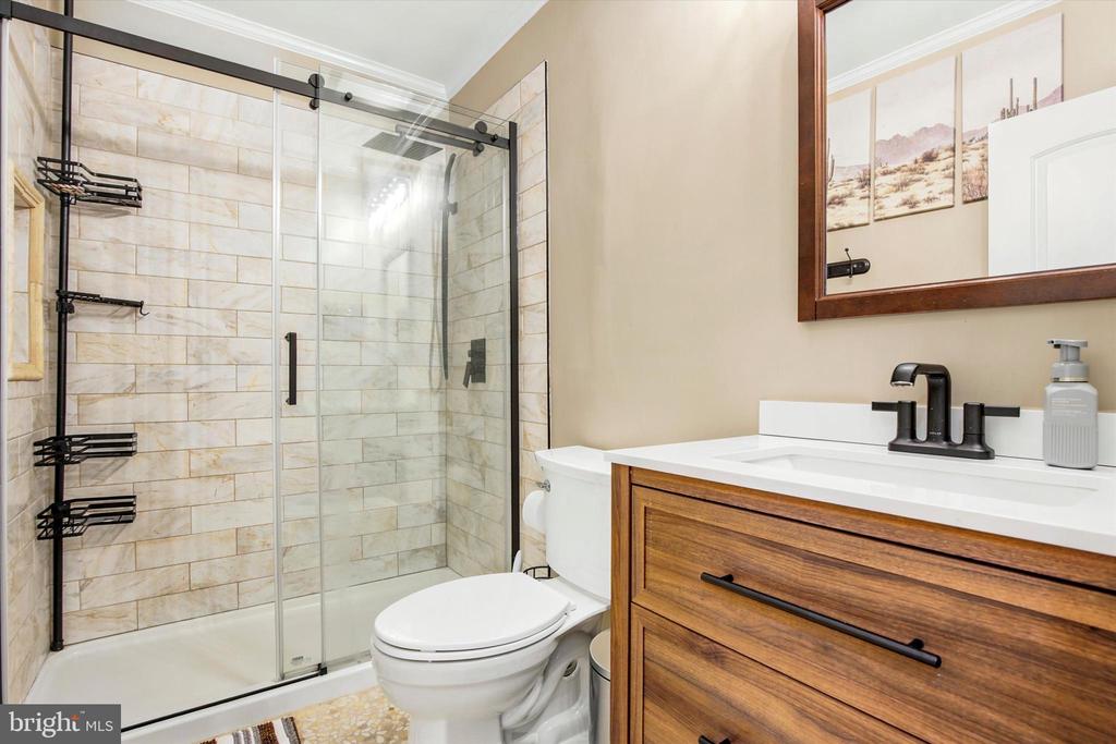 202 STONYBROOK DRIVE Unit: 202