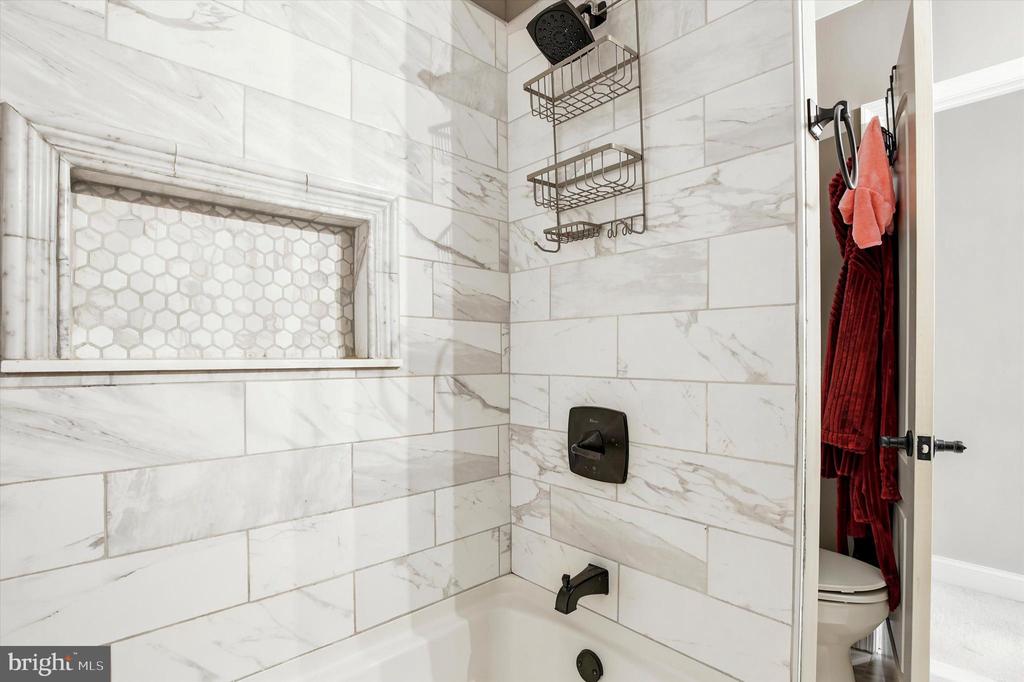 202 STONYBROOK DRIVE Unit: 202
