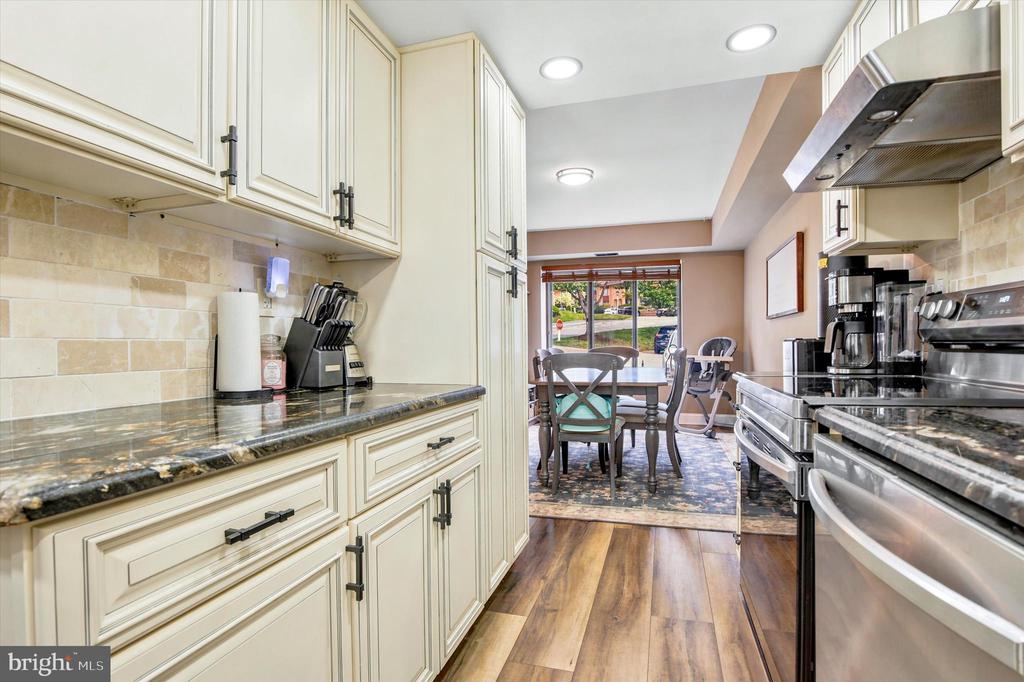 202 STONYBROOK DRIVE Unit: 202