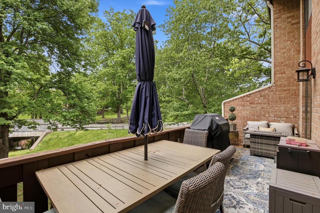 202 STONYBROOK DRIVE Unit: 202