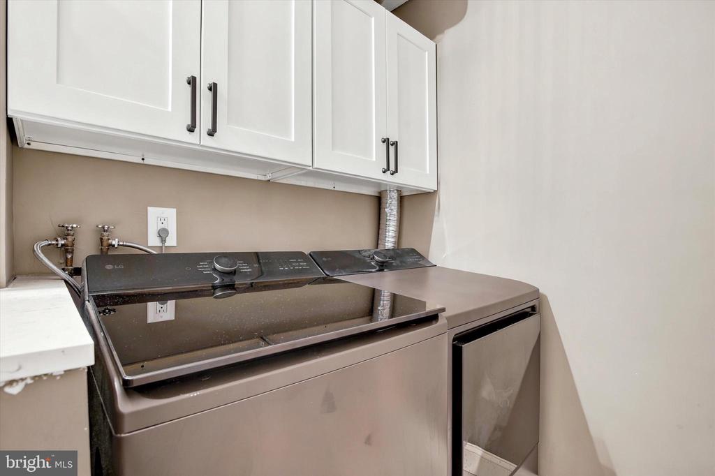 202 STONYBROOK DRIVE Unit: 202