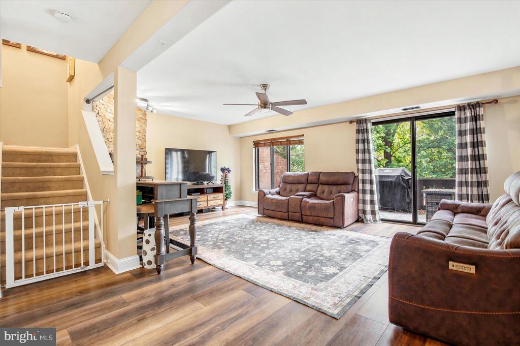 202 STONYBROOK DRIVE Unit: 202