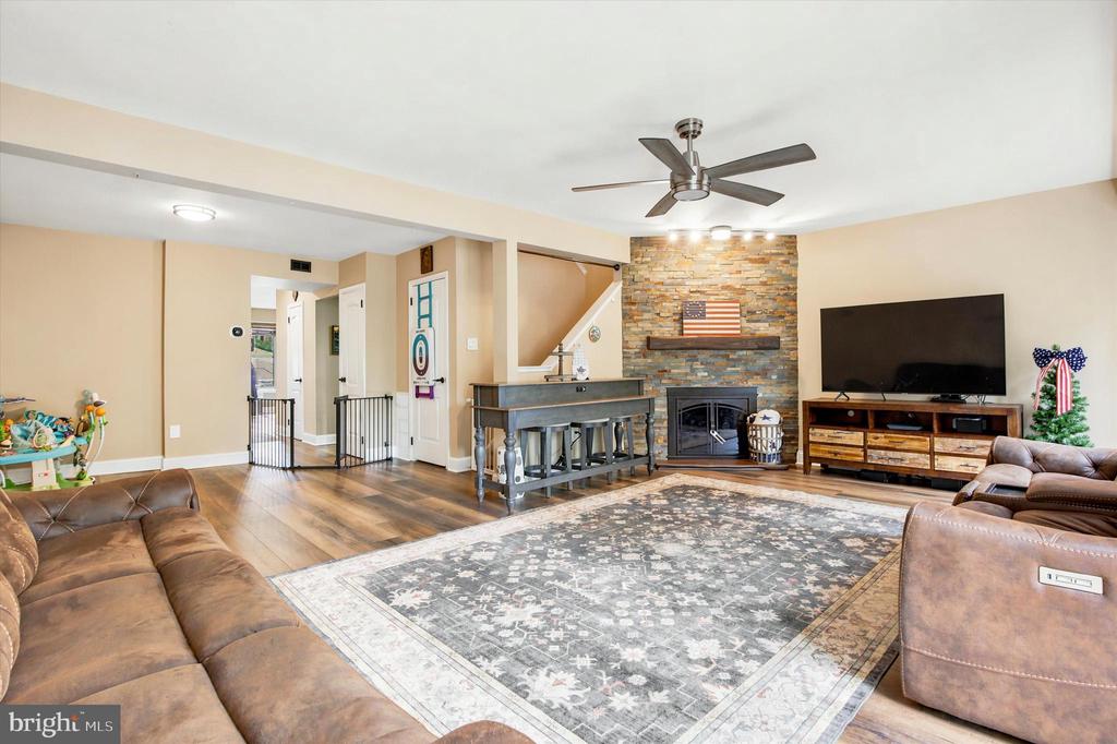 202 STONYBROOK DRIVE Unit: 202