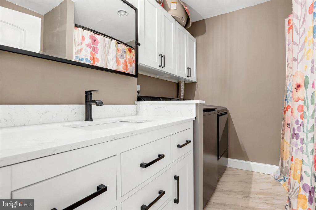 202 STONYBROOK DRIVE Unit: 202