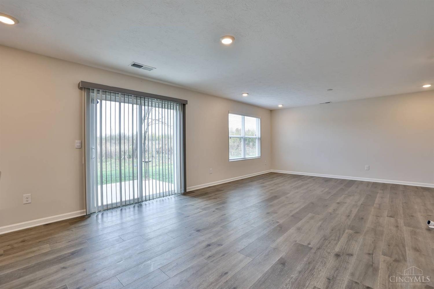 5056 Lakeview Drive