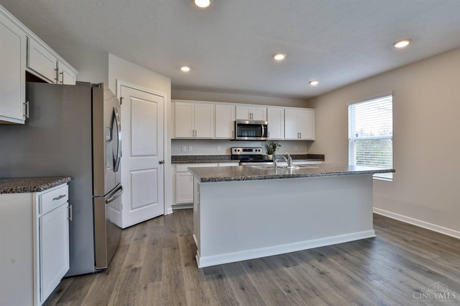 5056 Lakeview Drive