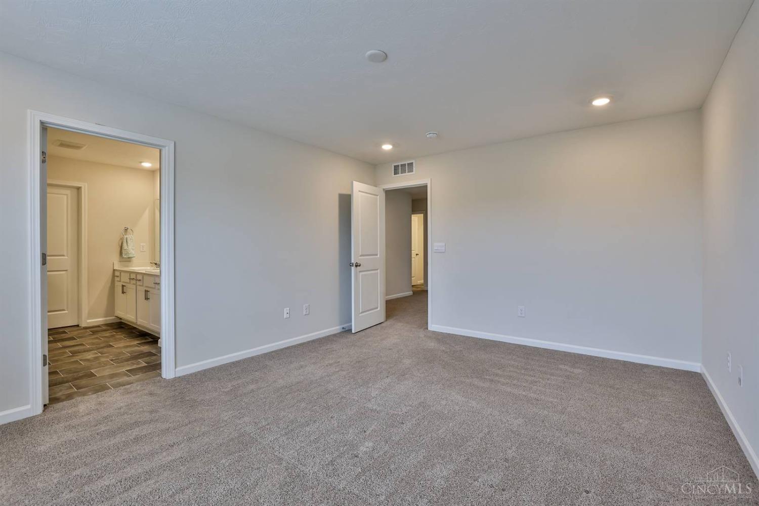 5056 Lakeview Drive