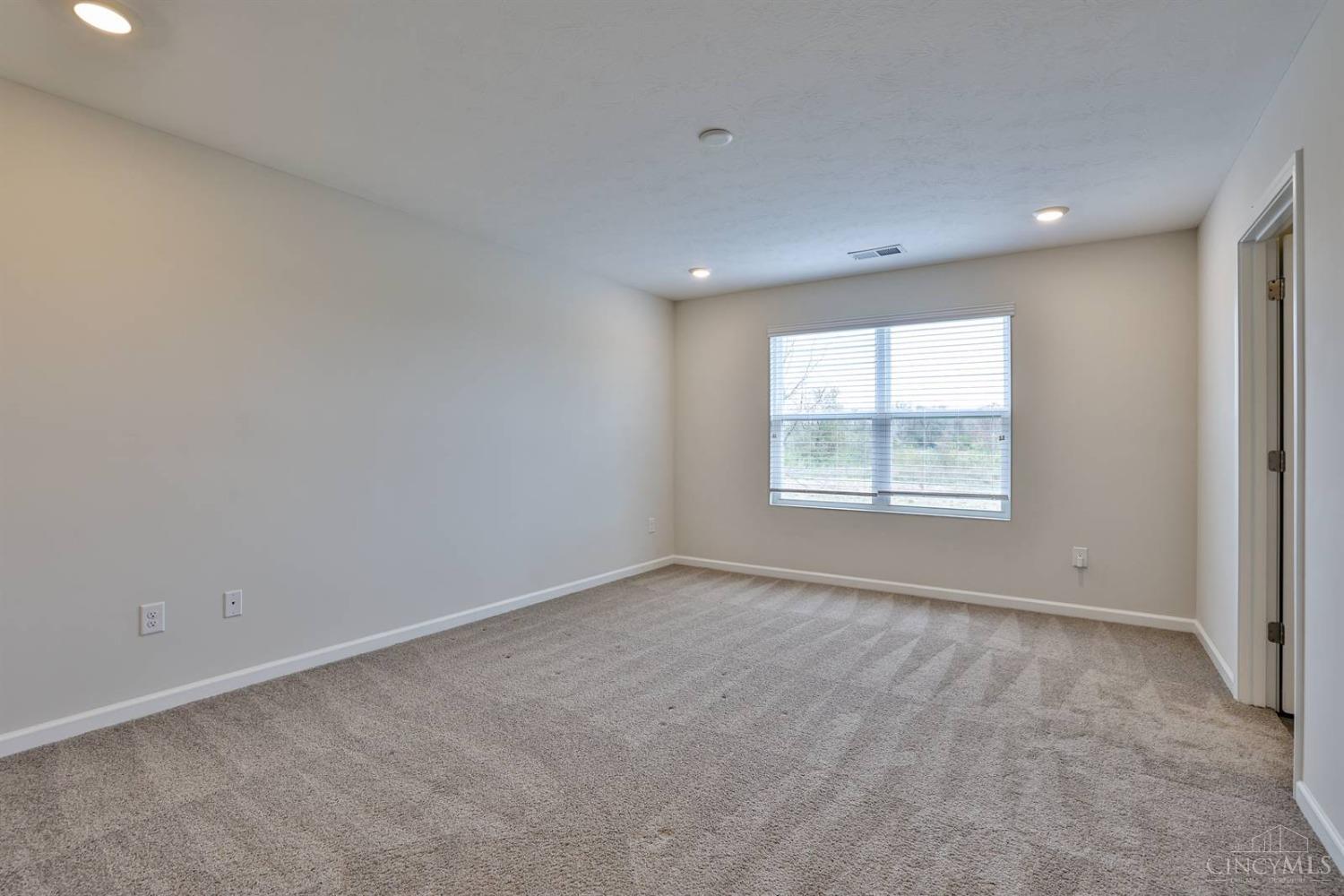 5056 Lakeview Drive