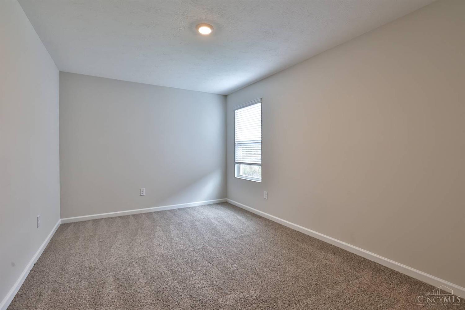 5056 Lakeview Drive