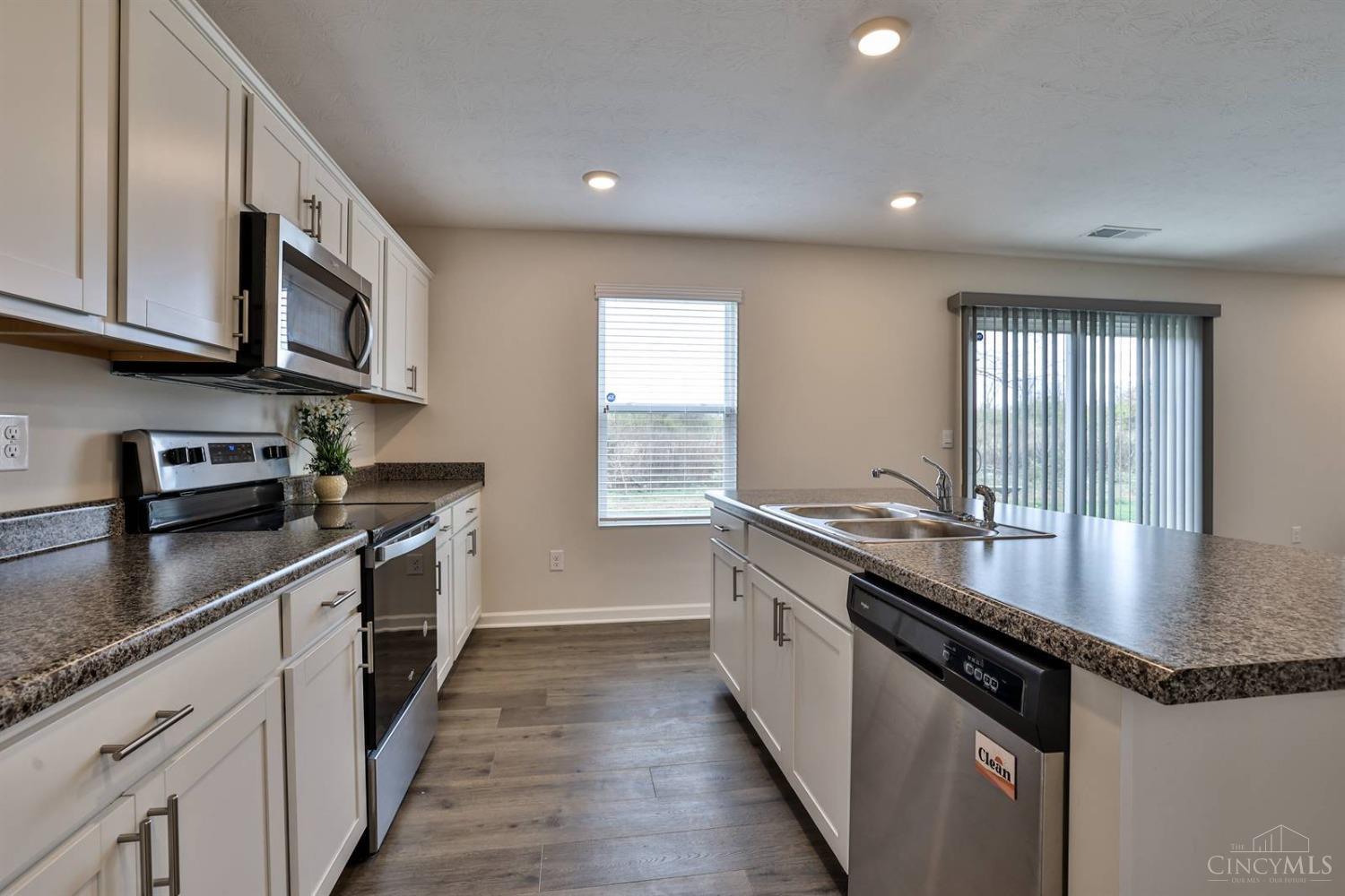 5056 Lakeview Drive