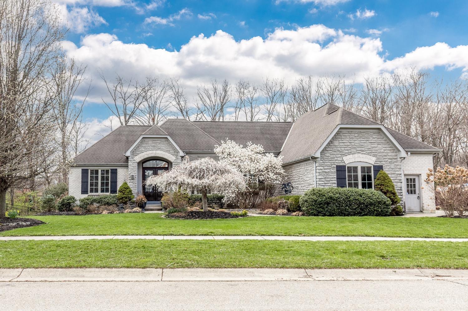 1613 Hawk Ridge Drive