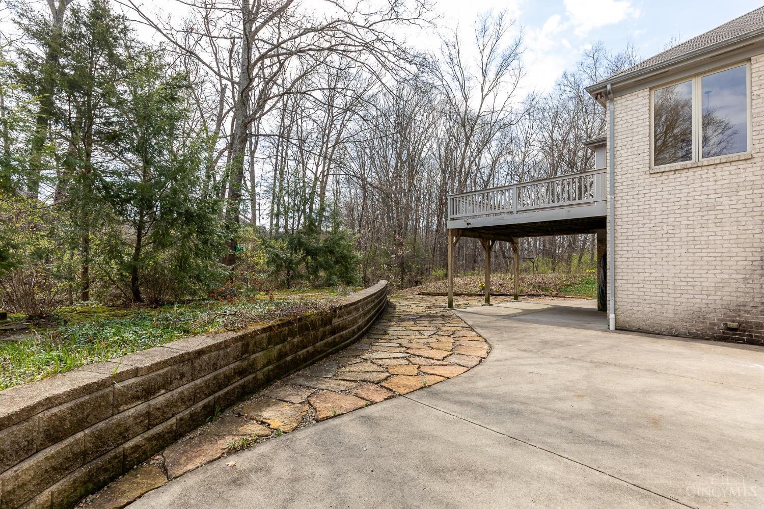 1613 Hawk Ridge Drive