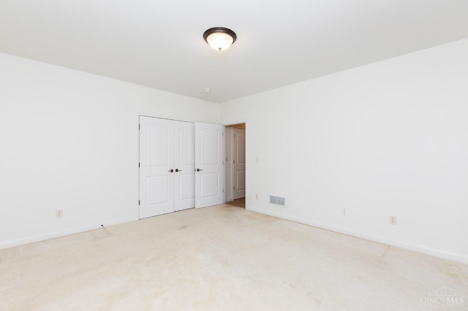 1613 Hawk Ridge Drive