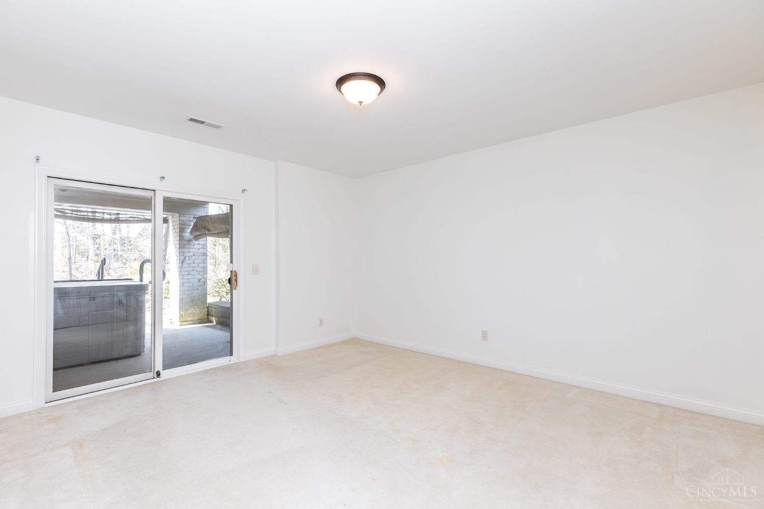 1613 Hawk Ridge Drive