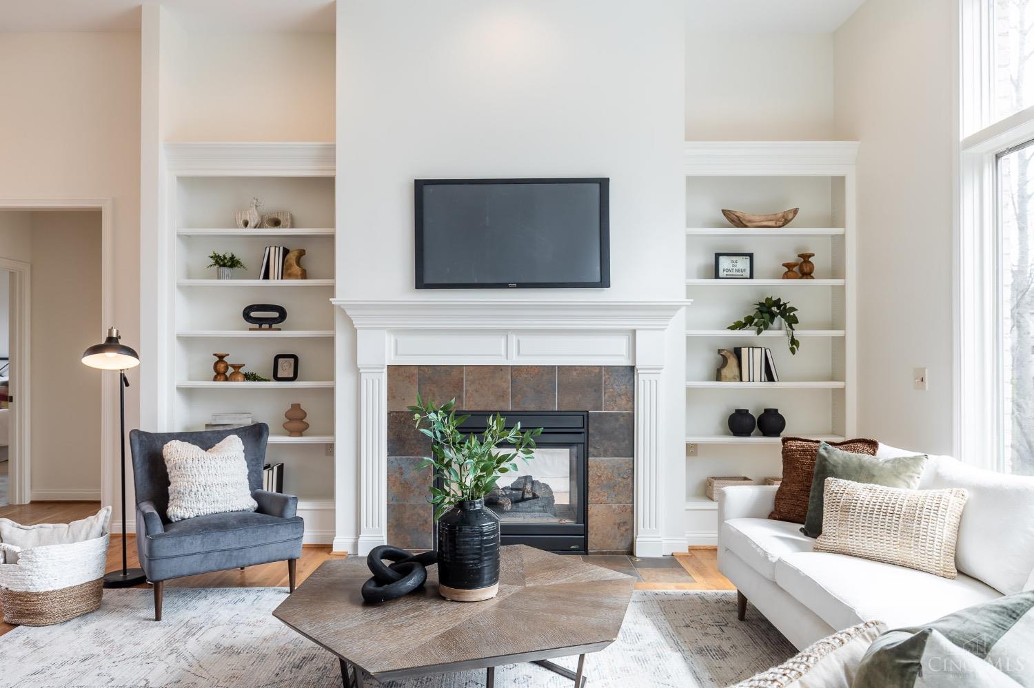 1613 Hawk Ridge Drive