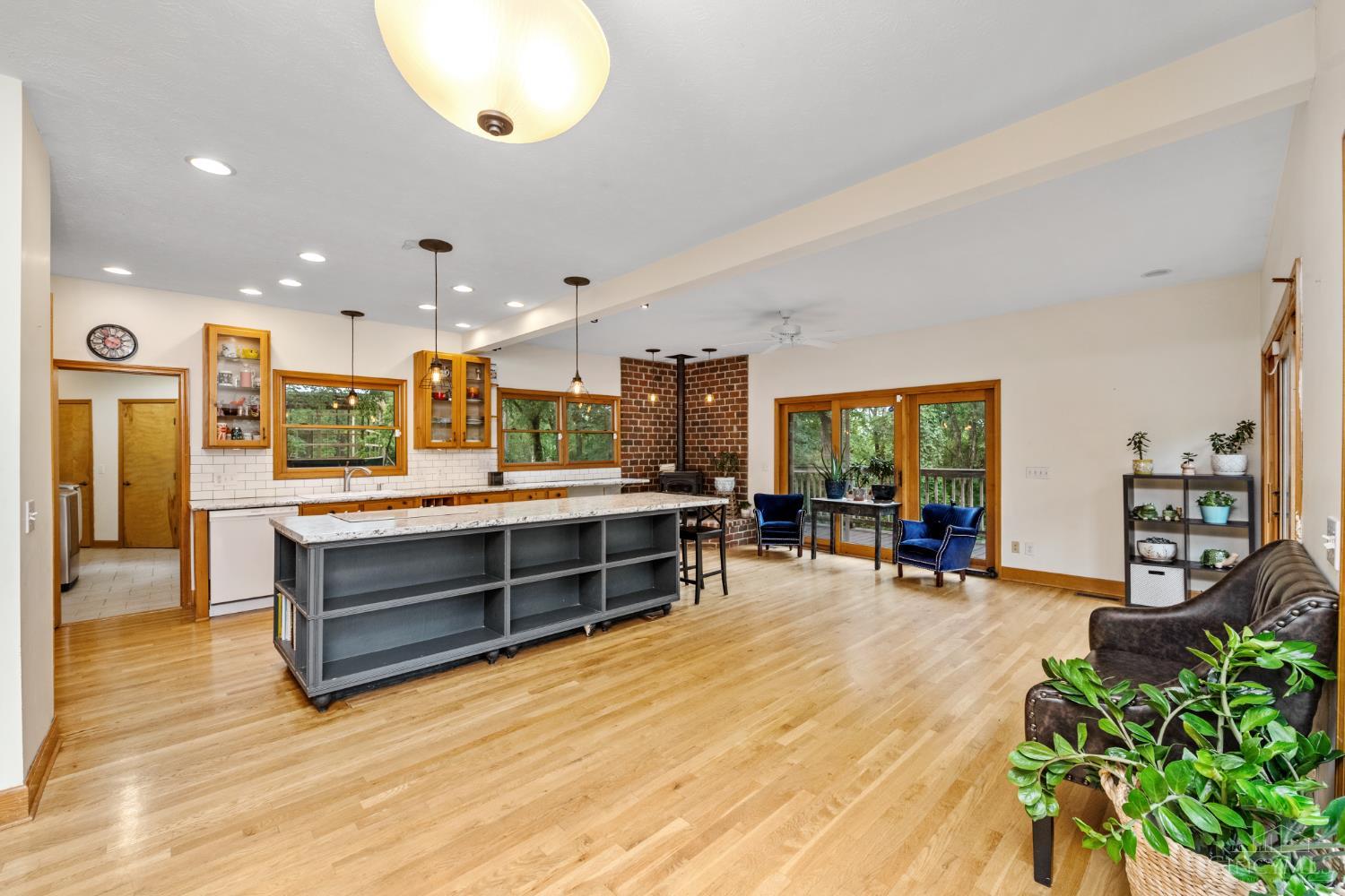 5737 Brant Road